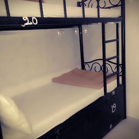 Star Dormitory Bombay Extérieur photo