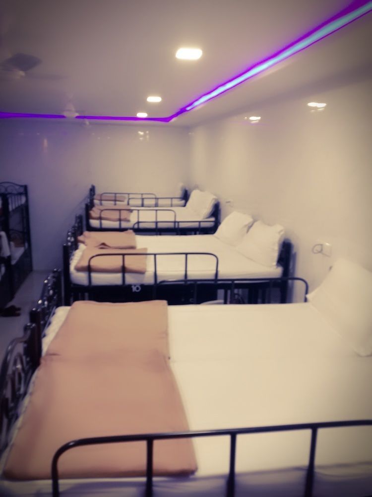 Star Dormitory Bombay Extérieur photo