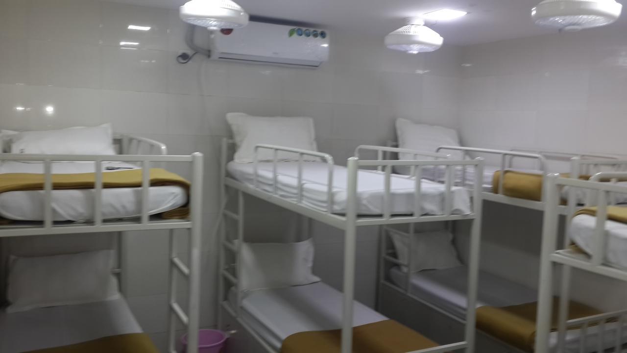 Star Dormitory Bombay Extérieur photo
