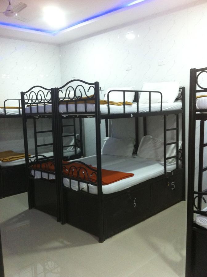 Star Dormitory Bombay Extérieur photo
