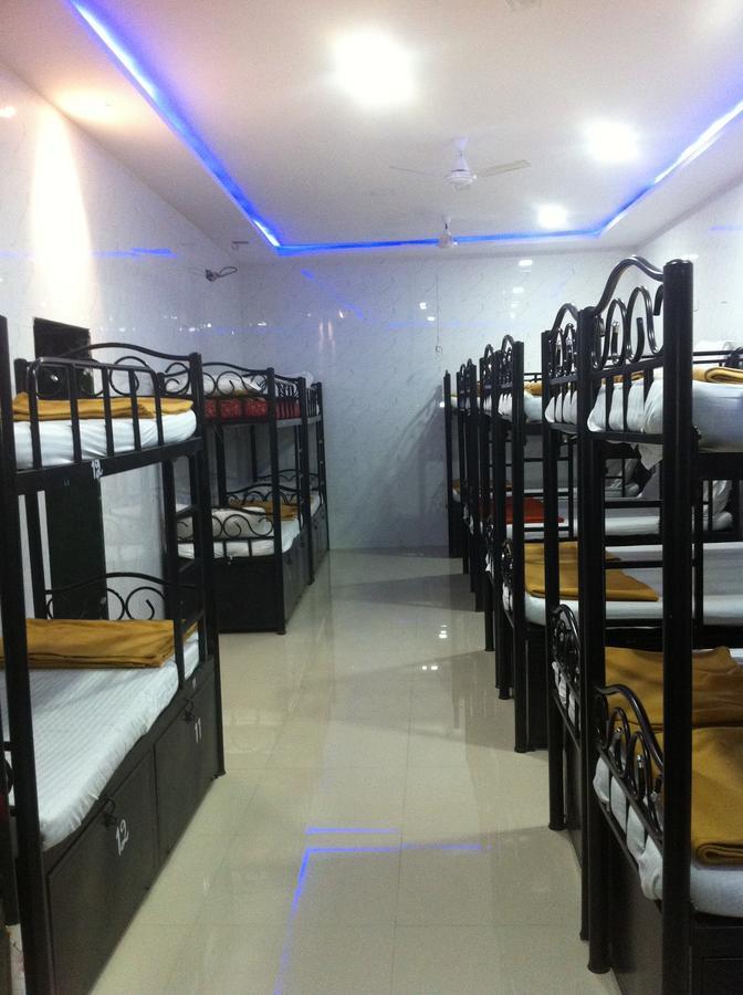 Star Dormitory Bombay Extérieur photo