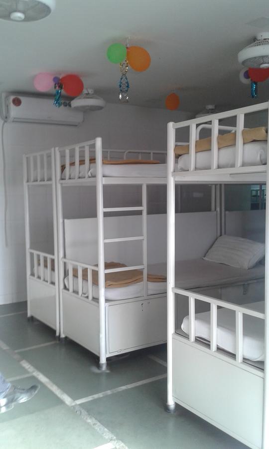 Star Dormitory Bombay Extérieur photo