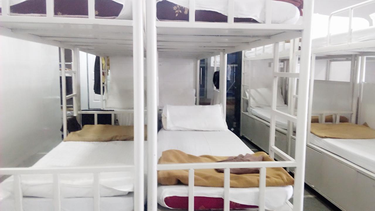 Star Dormitory Bombay Extérieur photo