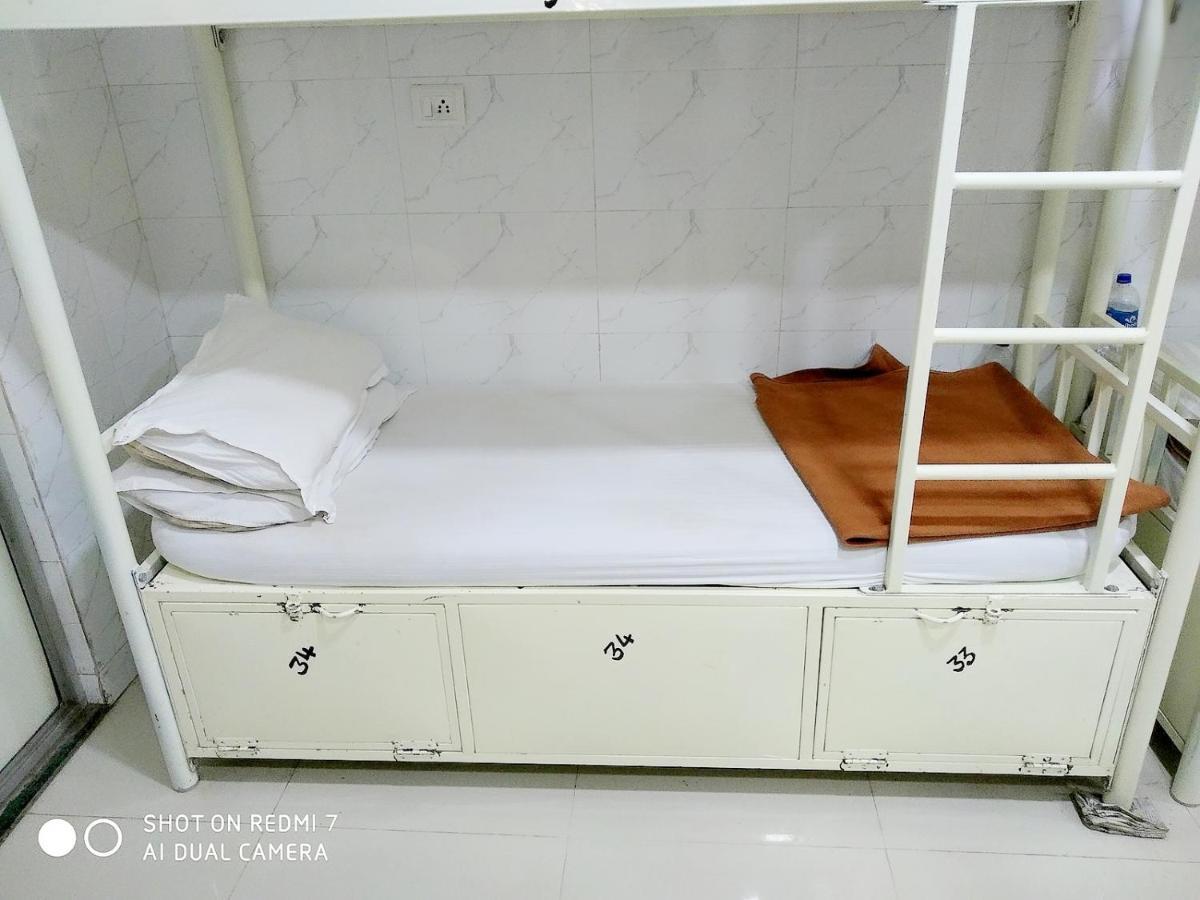 Star Dormitory Bombay Extérieur photo