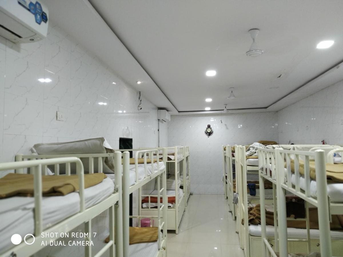 Star Dormitory Bombay Extérieur photo