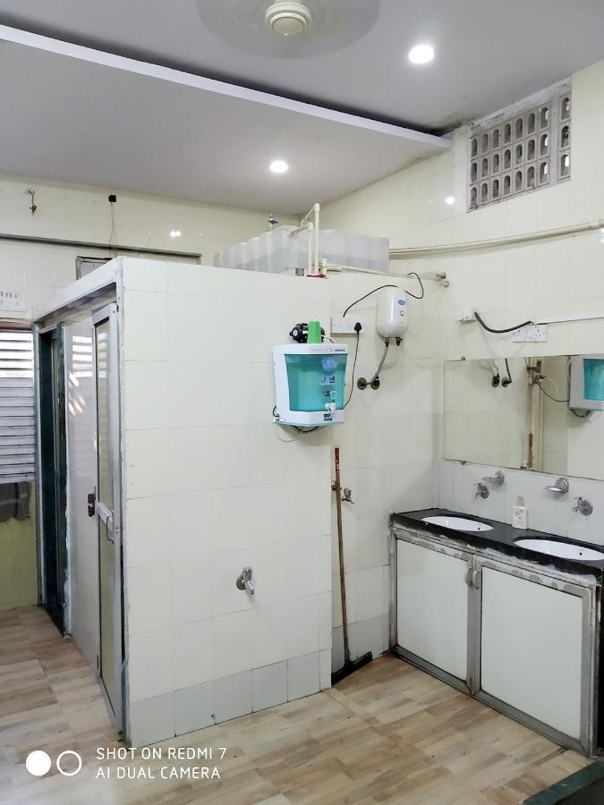 Star Dormitory Bombay Extérieur photo