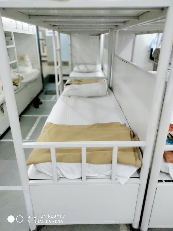 Star Dormitory Bombay Extérieur photo