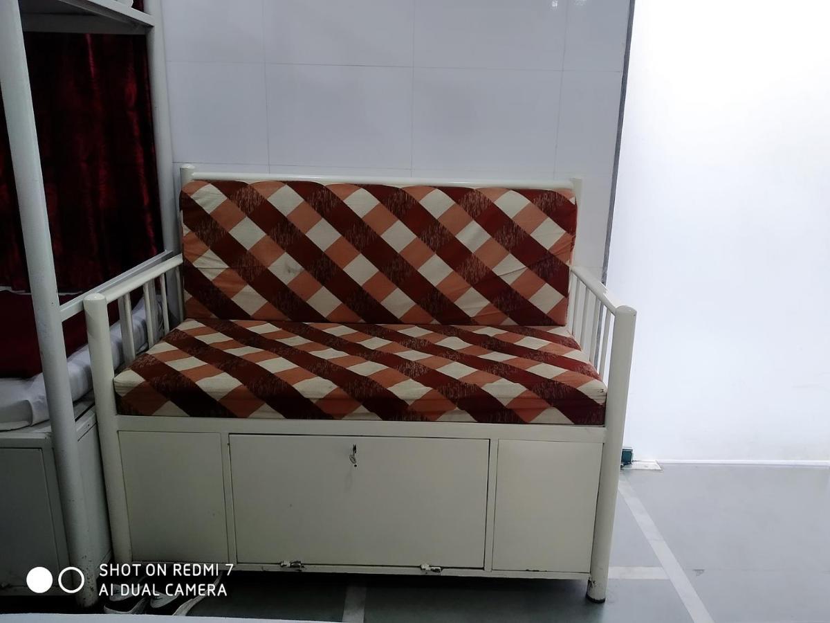 Star Dormitory Bombay Extérieur photo